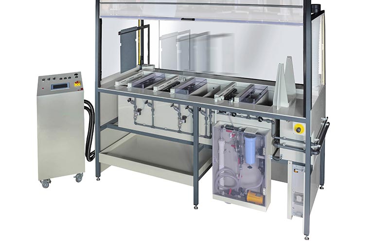 COMPACTA Ti, Halbautomat zum Titanfärben, Beizen, Ätzen, Elektropolieren und Spülen COMPACTA Ti, Halbautomat zum Titanfärben, Beizen, Ätzen, Elektropolieren und Spülen